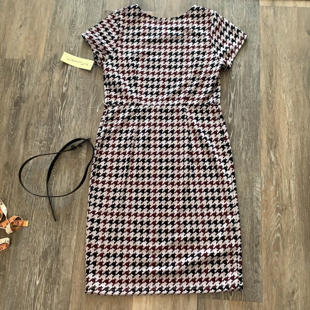 Tacera Short Sleeve Multi Color Houndstooth Midi Dress w/belt sz small - Picture 2 of 8